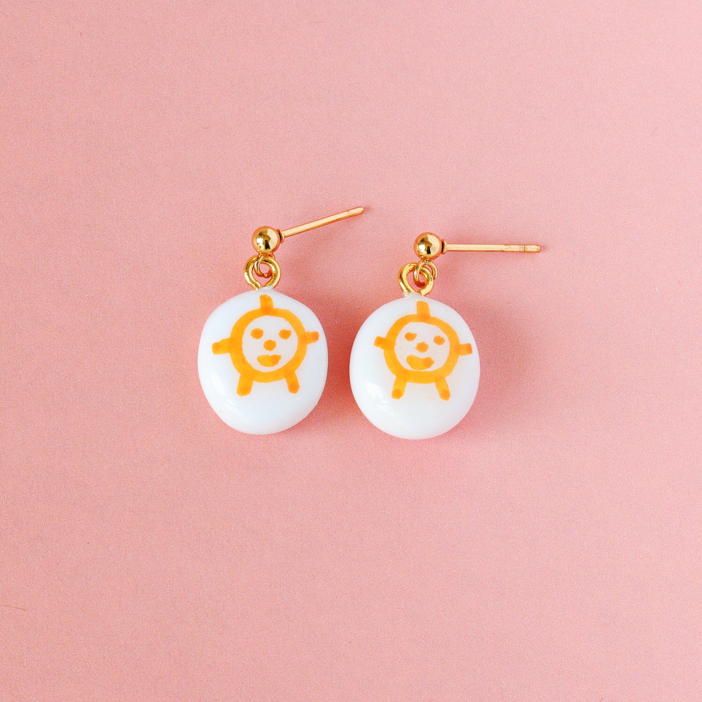 Dainty Happy Sun Dangle