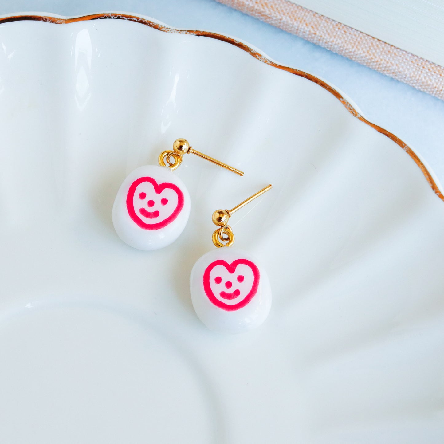 Dainty Happy Heart Dangle